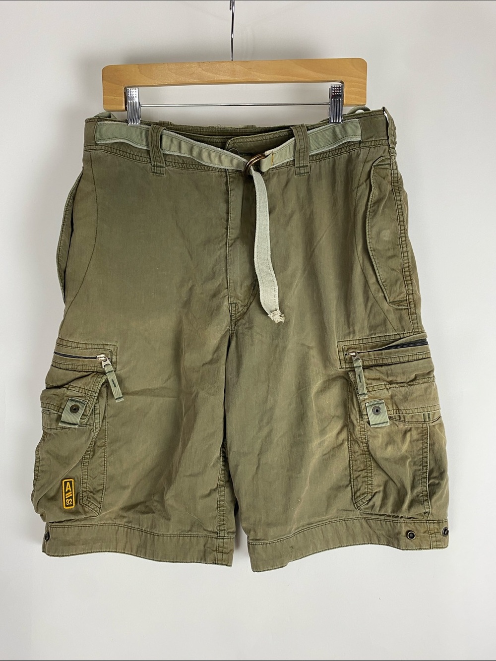 Abercrombie & Fitch Men's Olive Green Cargo Shorts with Belt Size 30 damaged